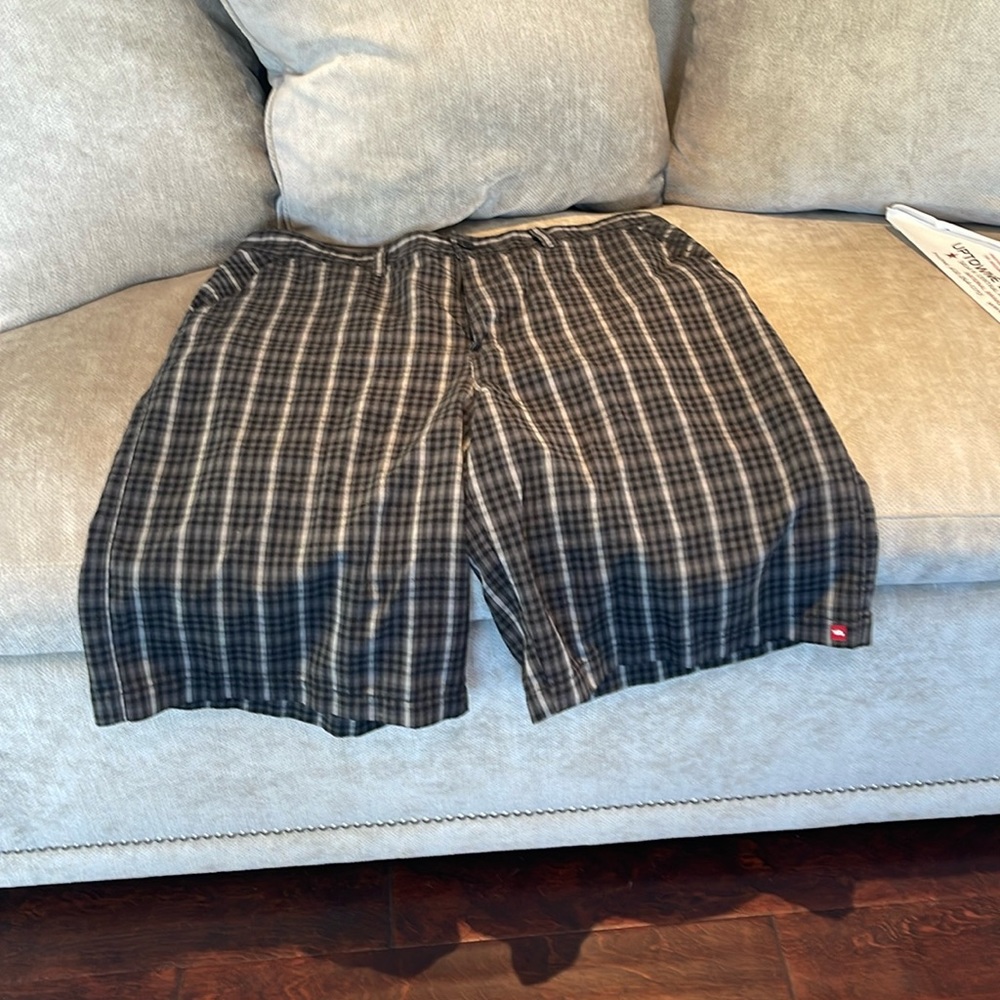 Hawk - men’s plaid shorts